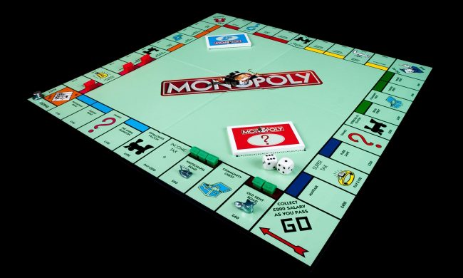 Monopoly, 90 anni dall’invenzione del gioco da tavolo: da “Imprevisti/Probabilità” al famoso “Parco della Vittoria”