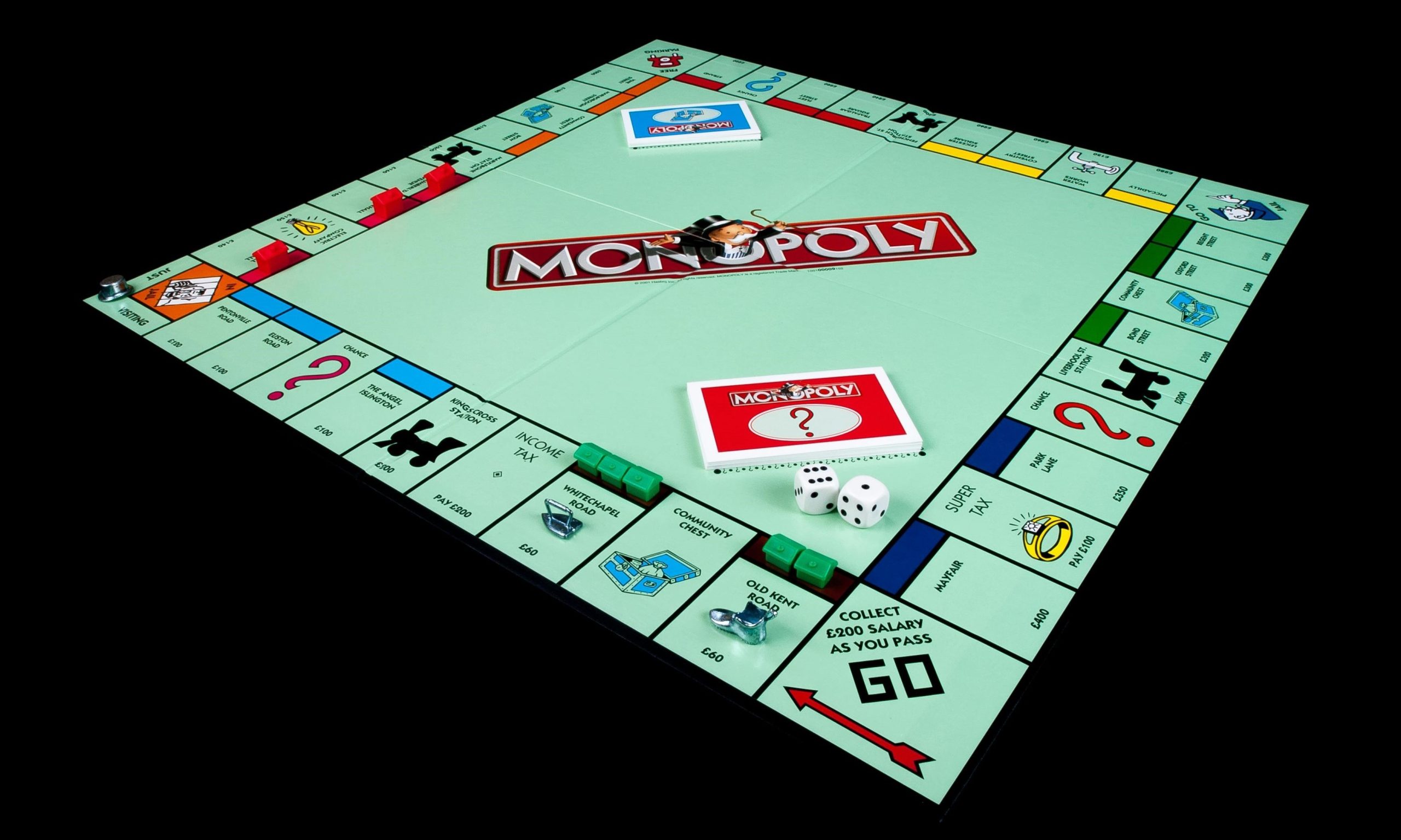 Monopoly, 90 anni dall’invenzione del gioco da tavolo: da “Imprevisti/Probabilità” al famoso “Parco della Vittoria” Monopoly, 90 anni dall’invenzione del gioco da tavolo: da “Imprevisti/Probabilità” al famoso “Parco della Vittoria”