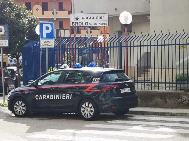 Tempesta l’ex di telefonate e messaggi: allontanato per molestie e atti persecutori