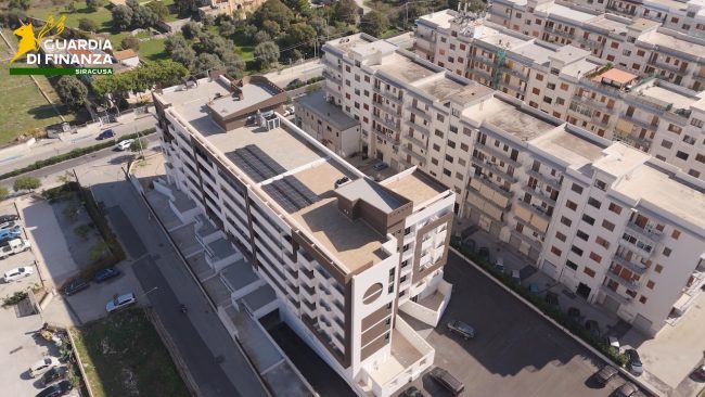 Siracusa, scoperta maxi truffa da 10 milioni: creato un “condominio fantasma” per ottenere il Superbonus 110%