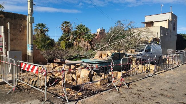 Tromba d’aria a Mazara del Vallo, colpiti diversi edifici e proprietà private