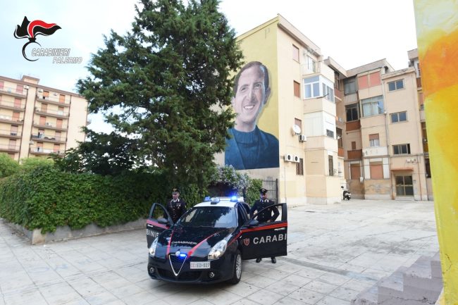 Droga nascosta in un calzino a Brancaccio: arrestati due coniugi di 67 anni