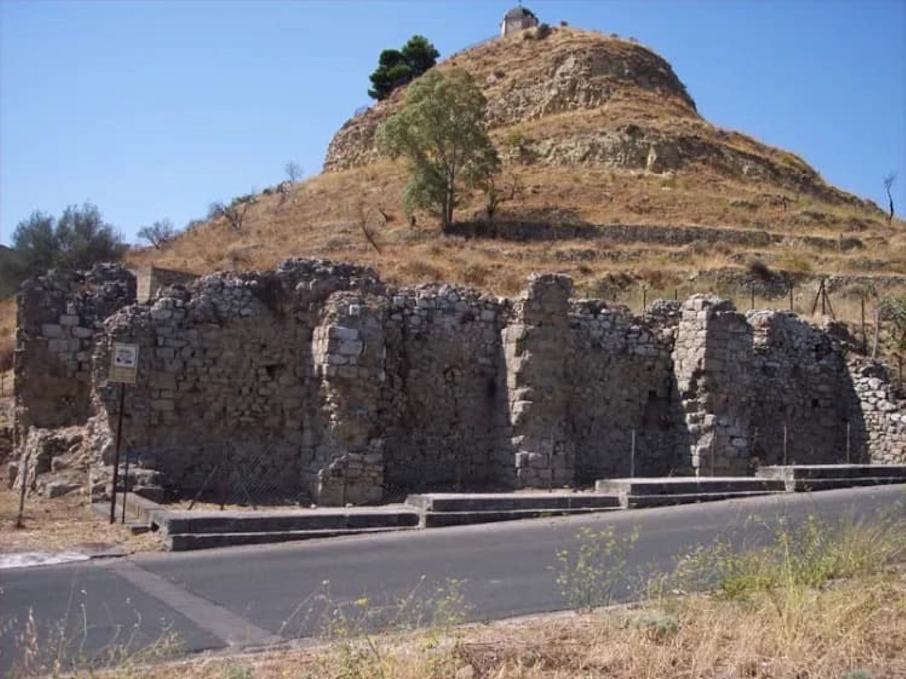 Centuripe 7,4 milioni per la messa in sicurezza dell’area di Monte Calvario Centuripe 7,4 milioni per la messa in sicurezza dell’area di Monte Calvario