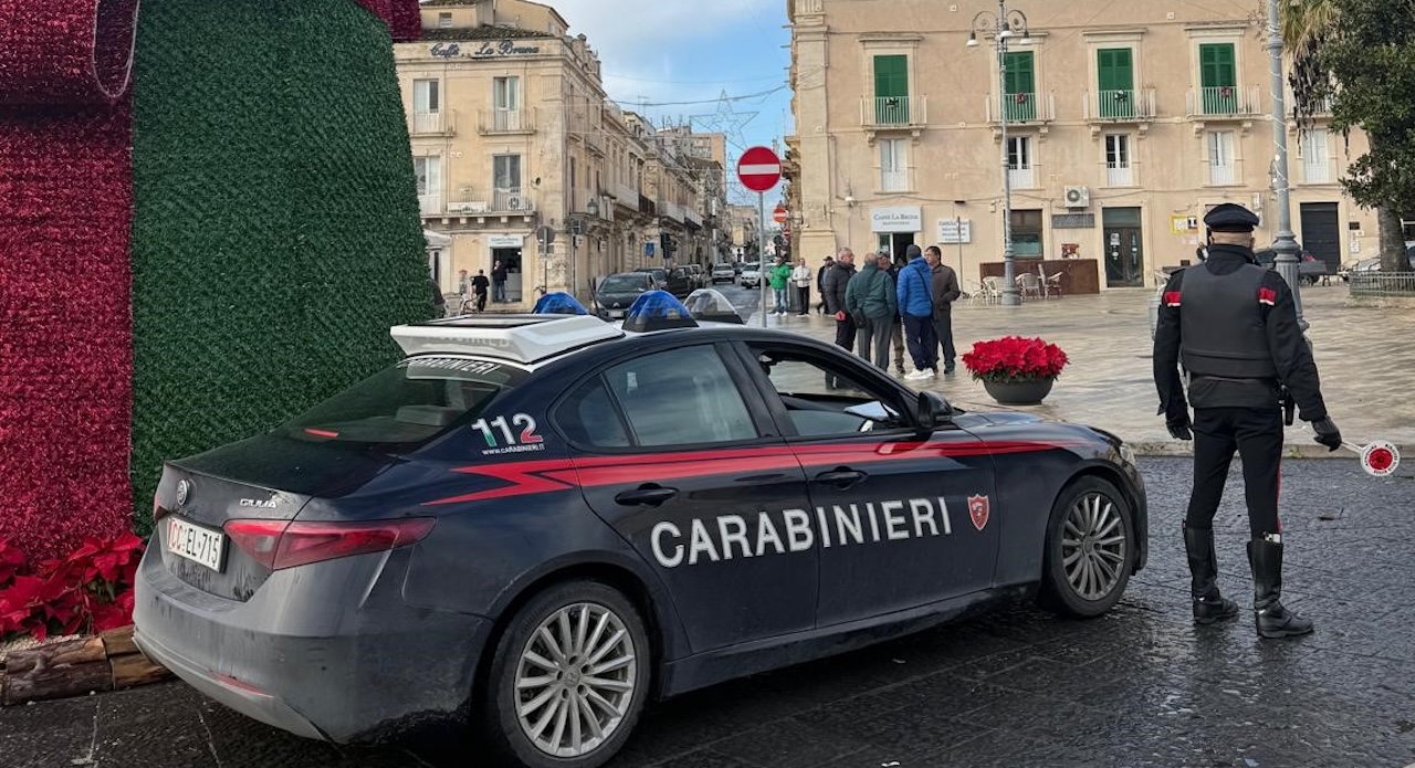 Avola, controlli dei Carabinieri: 90 persone identificate e un arresto per truffa