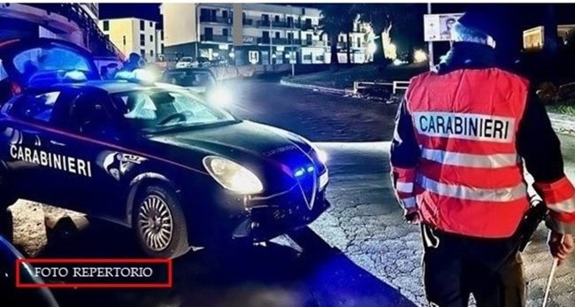 Mazza da baseball in ferro nel bagagliaio: denunciato un 24enne a Paternò