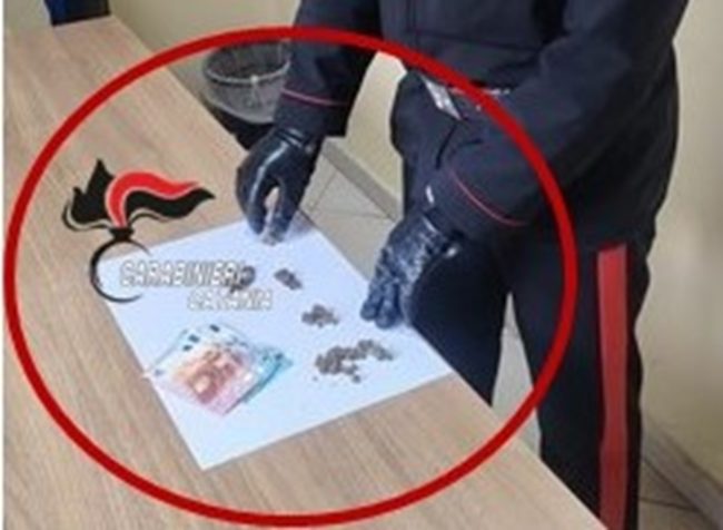 Zafferana Etnea, andava a spacciare in una comunità terapeutica: 27enne arrestato
