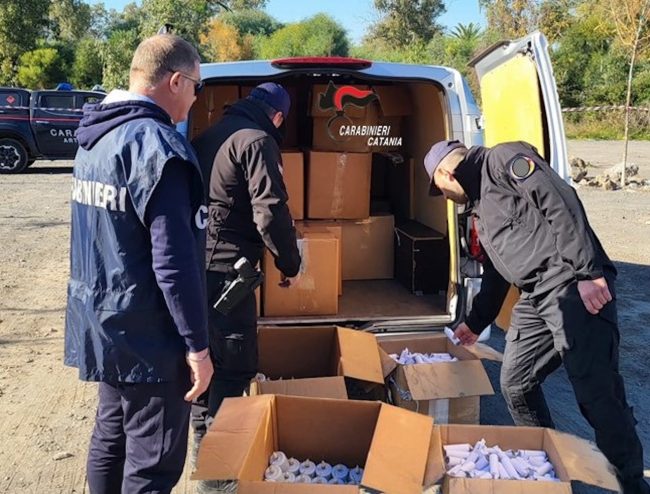 Ben 730kg di botti pronti per le feste: scoperto un garage esplosivo a Catania
