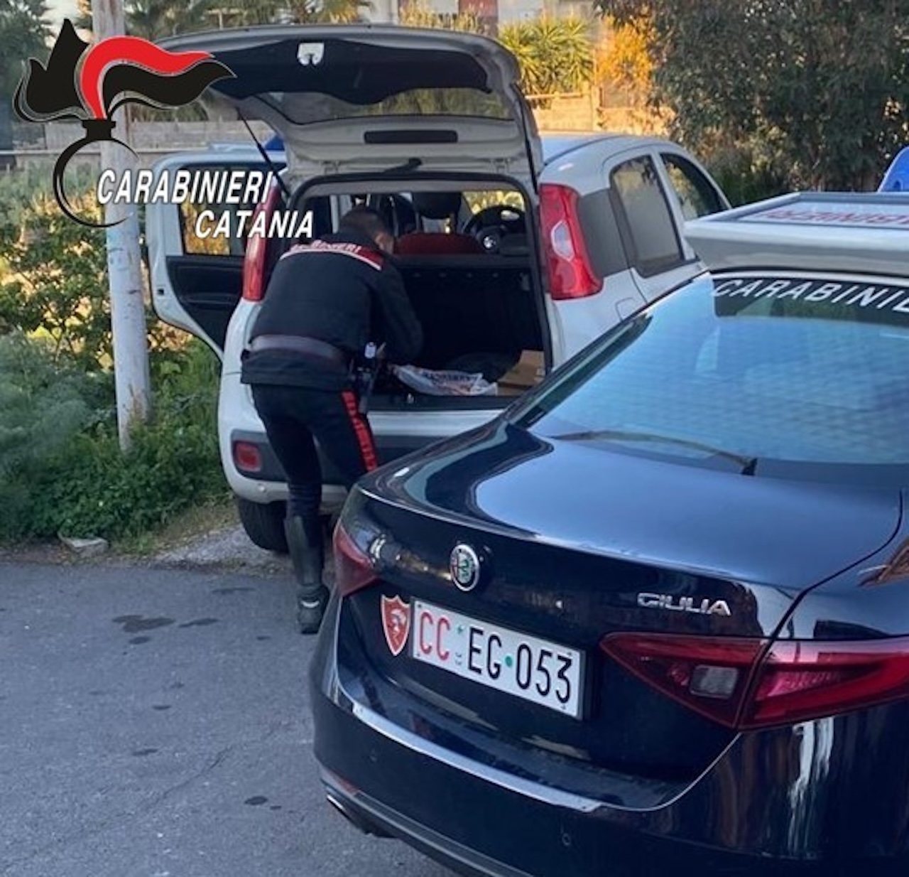 Paternò, 36enne arrestato dai Carabinieri: sorpreso con marijuana e hashish