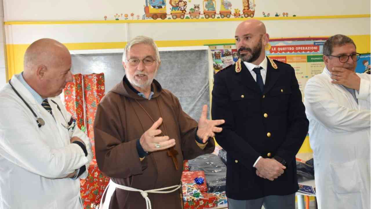 La Polizia di Stato accanto ai piccoli pazienti: la visita all’Ospedale di Caltagirone