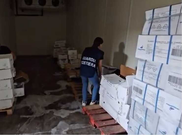 Gli agenti di Polizia all'Ospedale di Caltagirone - NewSicilia