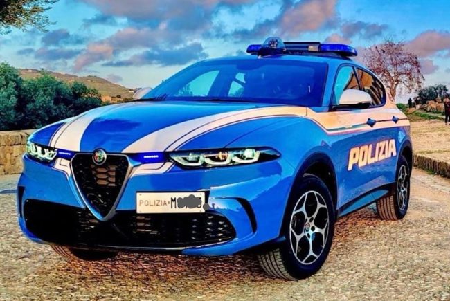 Sequestrata autodemolizione ad Agrigento: rinvenute auto rubate e rifiuti pericolosi