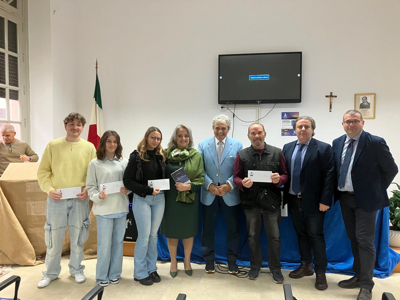 Istituto De Felice Olivetti: premiati gli studenti vincitori del concorso Confcommercio Cultura