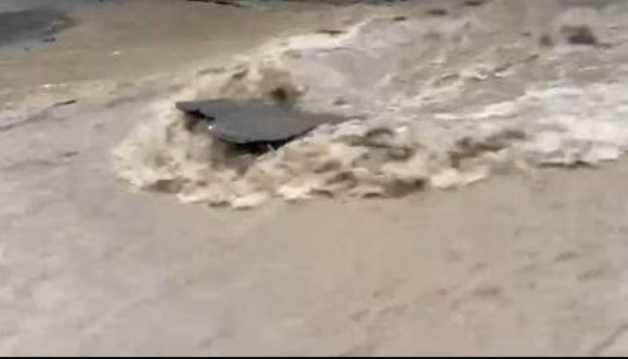 Maltempo nel Messinese, violento temporale provoca allagamenti e frane Maltempo nel Messinese, violento temporale provoca allagamenti e frane