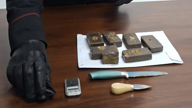 “Tale madre tale figlio”, accusati di spaccio un minorenne e un genitore di Palazzolo Acreide