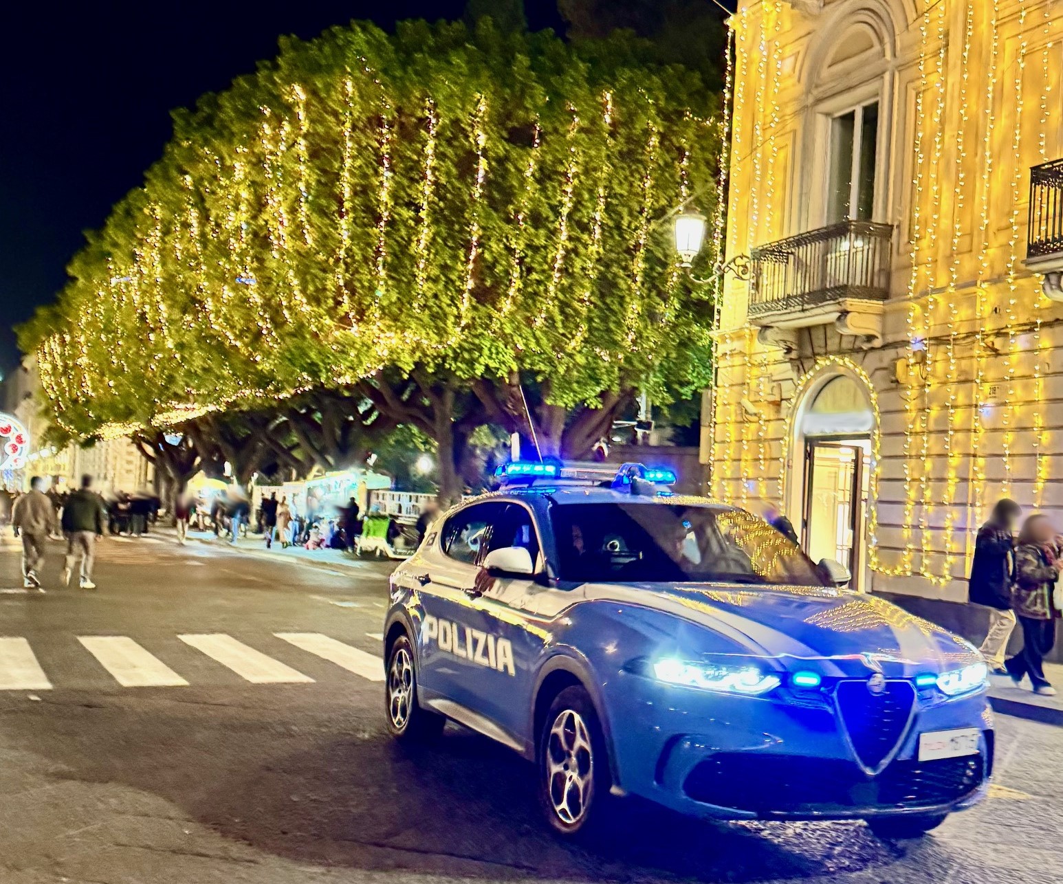 Catania, stacca l’antitaccheggio e ruba abiti dal valore di 600 euro: fermato ladro 35enne