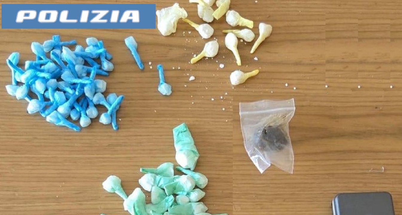Scoperto con la droga tenta la fuga ma viene beccato: in manette pusher 20enne di Catania