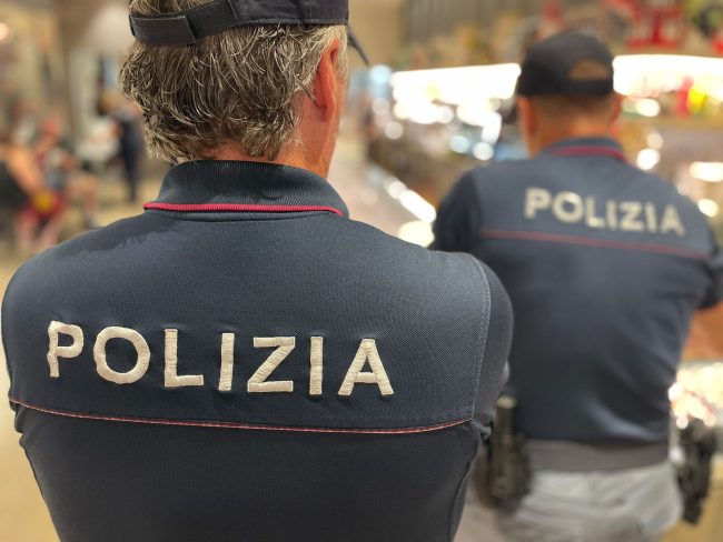 Catania, sequestrati 350 chili di alimenti non idonei al consumo umano