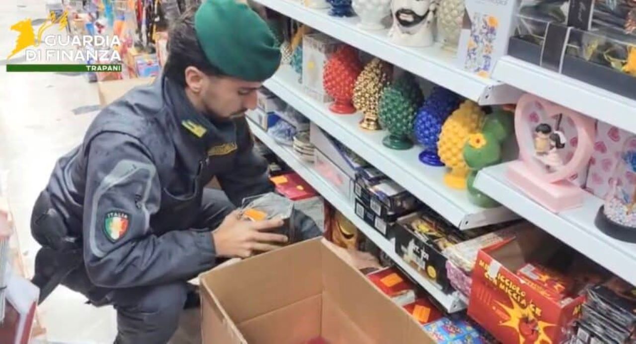 Trapani, sequestrati 170 kg di fuochi pirotecnici “mal conservati”