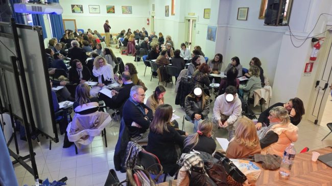 Successo per l’avvio degli incontri territoriali della Rete Scuole Dialogiche alla “Federico De Roberto” di Catania