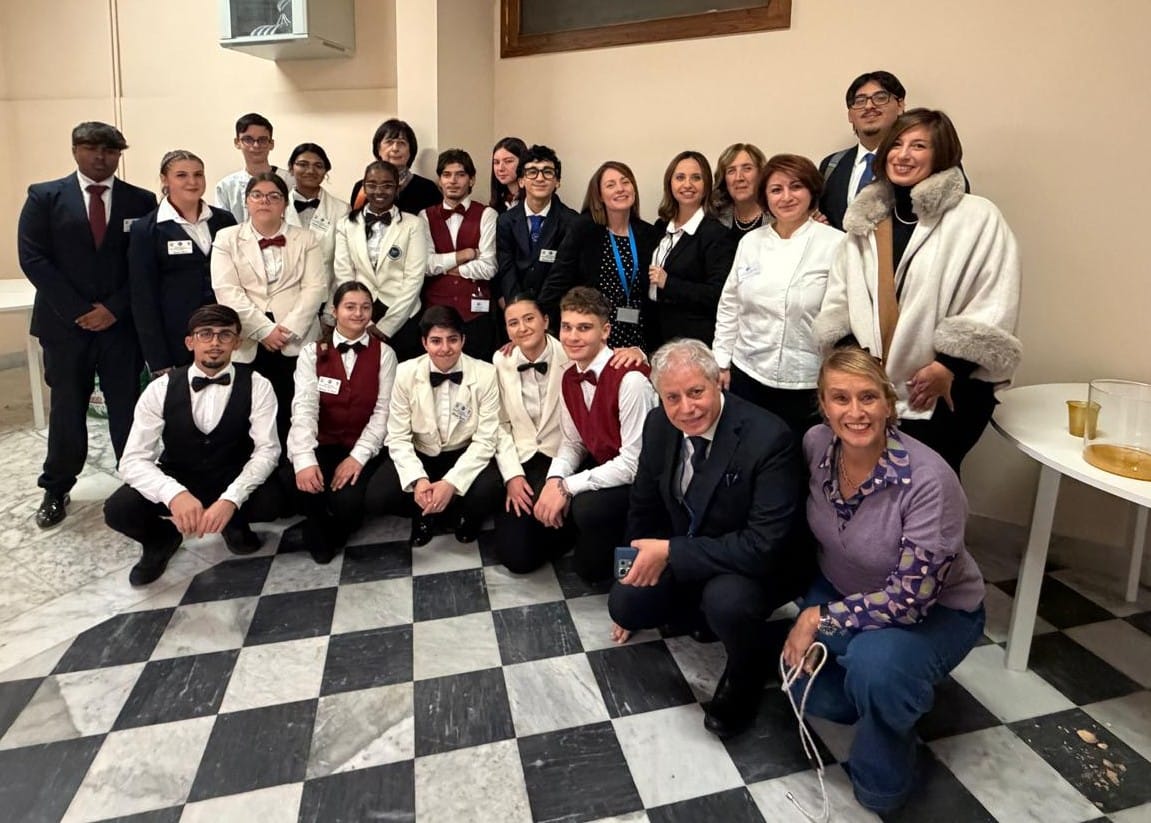 Gran Concerto di Natale & Gran Galà per il 50° anniversario del FAI all’IPSSEOA “Karol Wojtyla” Gran Concerto di Natale & Gran Galà per il 50° anniversario del FAI all’IPSSEOA “Karol Wojtyla”