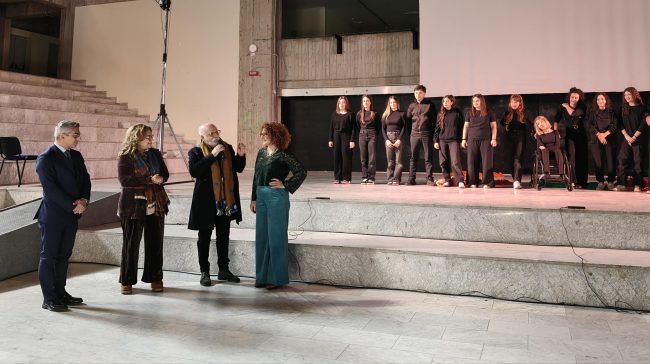 Al Liceo “E. Majorana” di San Giovanni La Punta lo spettacolo “Vite segnate, vite disegnate”: l’arte come inclusione