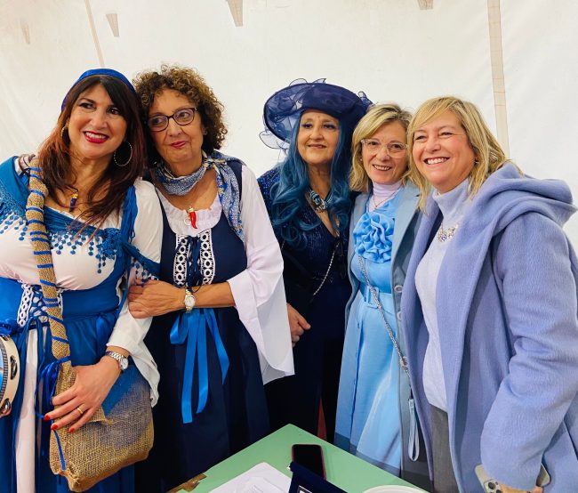 “Natale a Napoli con i colori del mare”, nell’Istituto Comprensivo “Italo Calvino” di Catania
