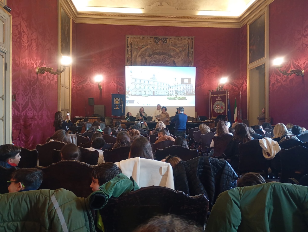 “Donne che cambiano il mito”: premiata l’eccellenza dell’I.C. “F. De Roberto”  al Concorso nazionale ParliAMOci