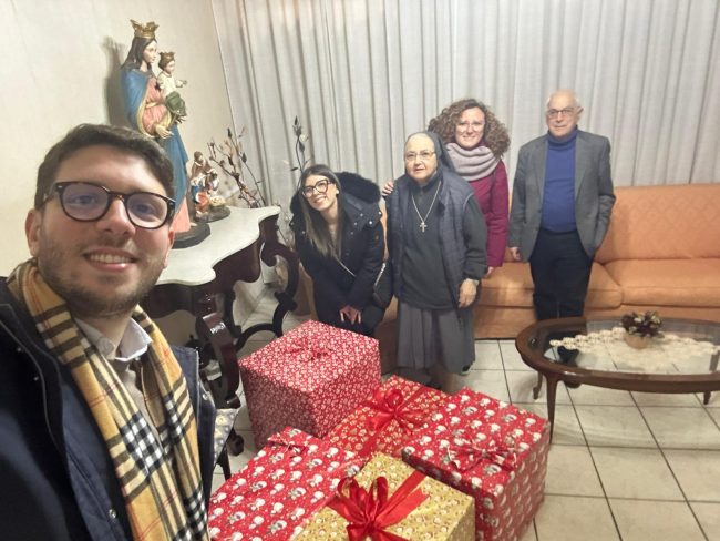 Un Natale speciale per gli studenti dell’I.C. “Sante Giuffrida-La Mela” di Adrano: dare è più bello che ricevere