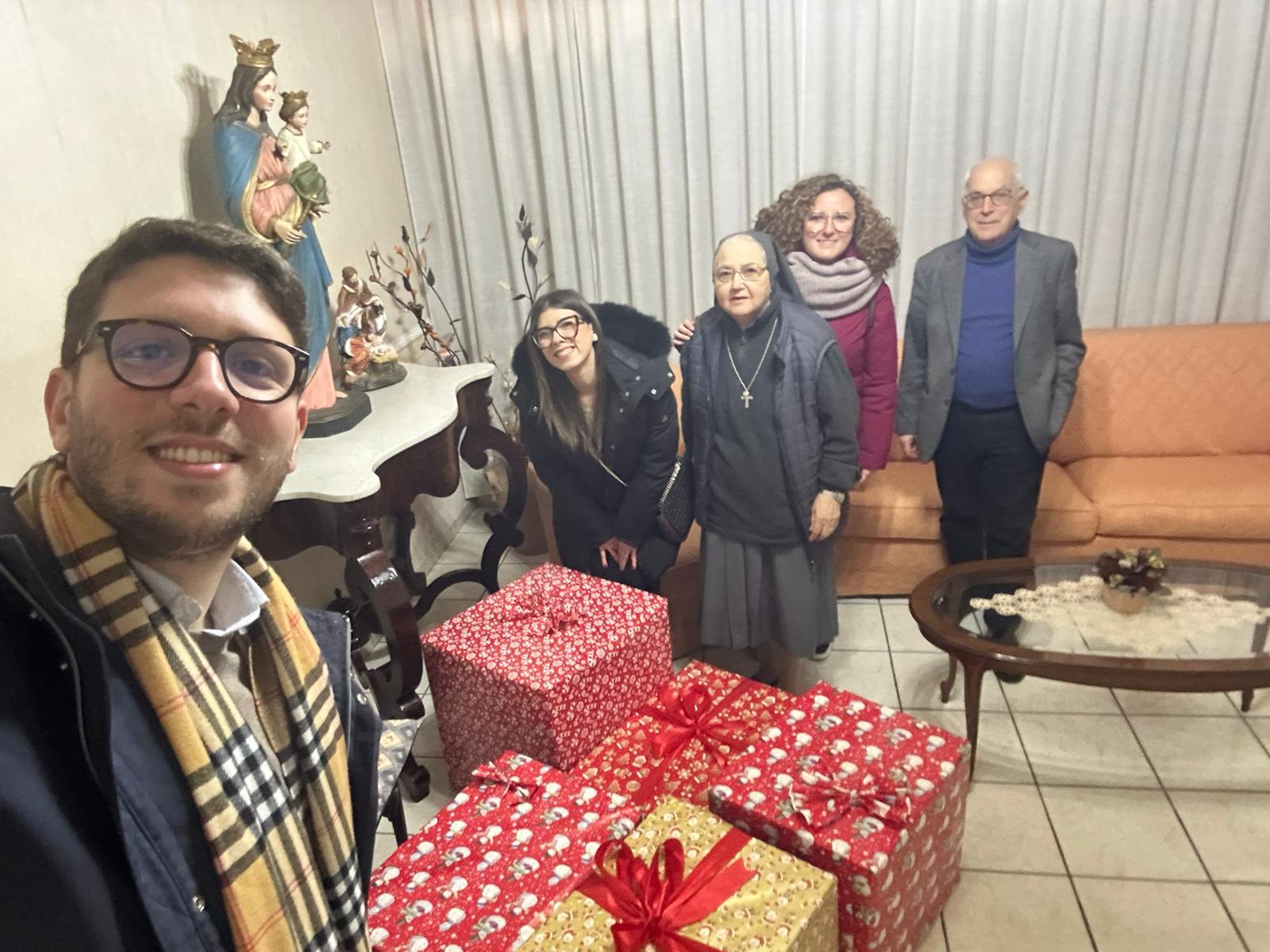 Un Natale speciale per gli studenti dell’I.C. “Sante Giuffrida-La Mela” di Adrano: dare è più bello che ricevere