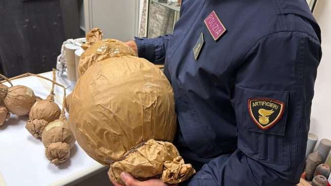 Catania, tre arresti per trasporto di potenti manufatti esplosivi destinati a spettacolo pirotecnico abusivo