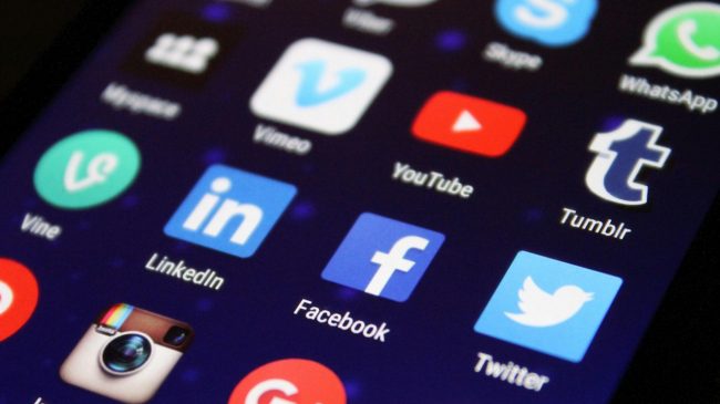Catania è la quinta città italiana più attiva sui social, rischi e conseguenze
