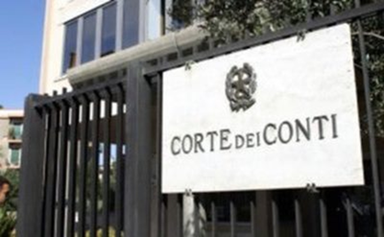 Corte dei Conti boccia la gestione dei rifiuti in Sicilia Corte dei Conti boccia la gestione dei rifiuti in Sicilia