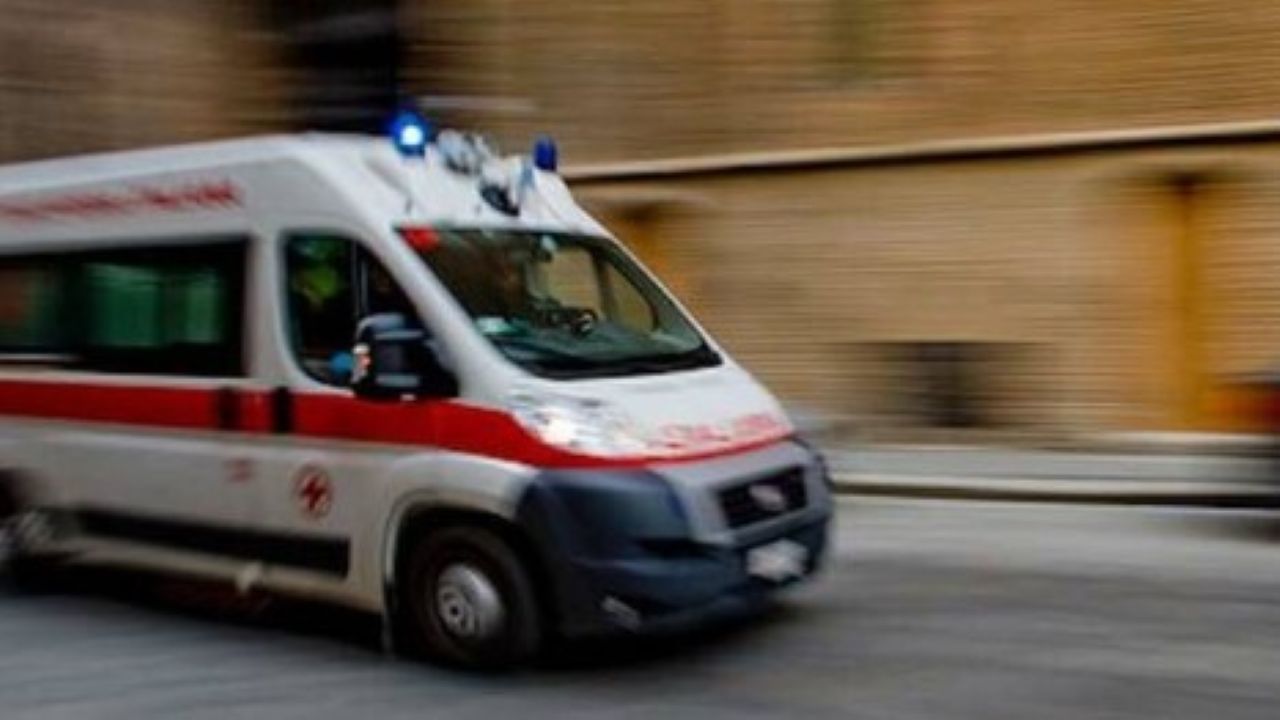 Morto l’anziano investito da uno scooter di Poste Italiane. Tra le cause la scarsa illuminazione di via Ammiraglio Rizzo