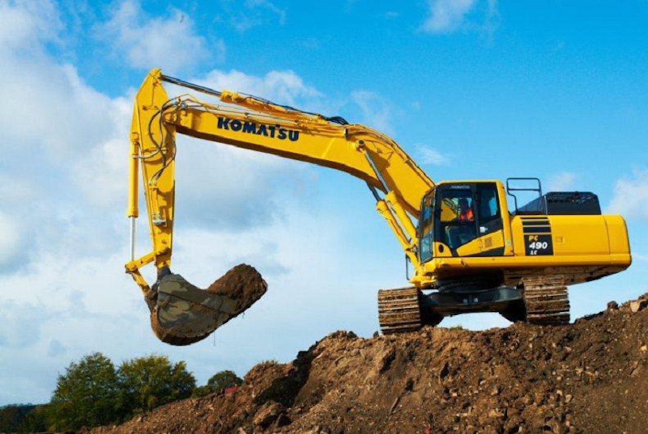 Isole Eolie, operaio di 30 anni muore travolto da escavatore