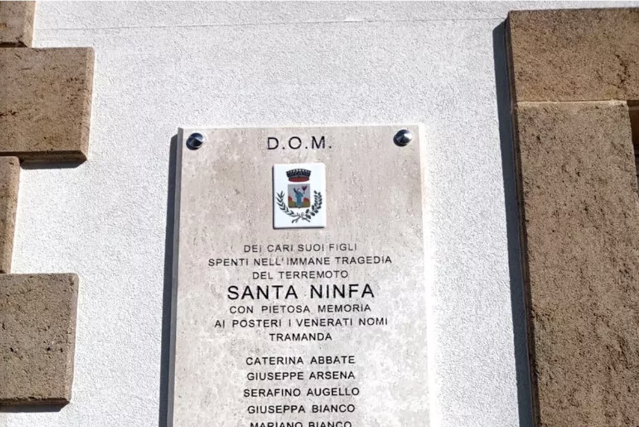 Società operaia Santa Ninfa: “Rimuovere la lapide per le vittime del terremoto” Società operaia Santa Ninfa: “Rimuovere la lapide per le vittime del terremoto”