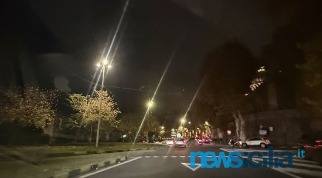 “Catania di Notte”, la città ostaggio dei parcheggiatori abusivi: 5 euro per un posto auto