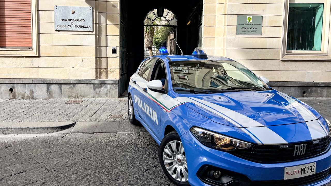 Il furto di pluviali in rame finisce male per un 42enne di Aci Catena