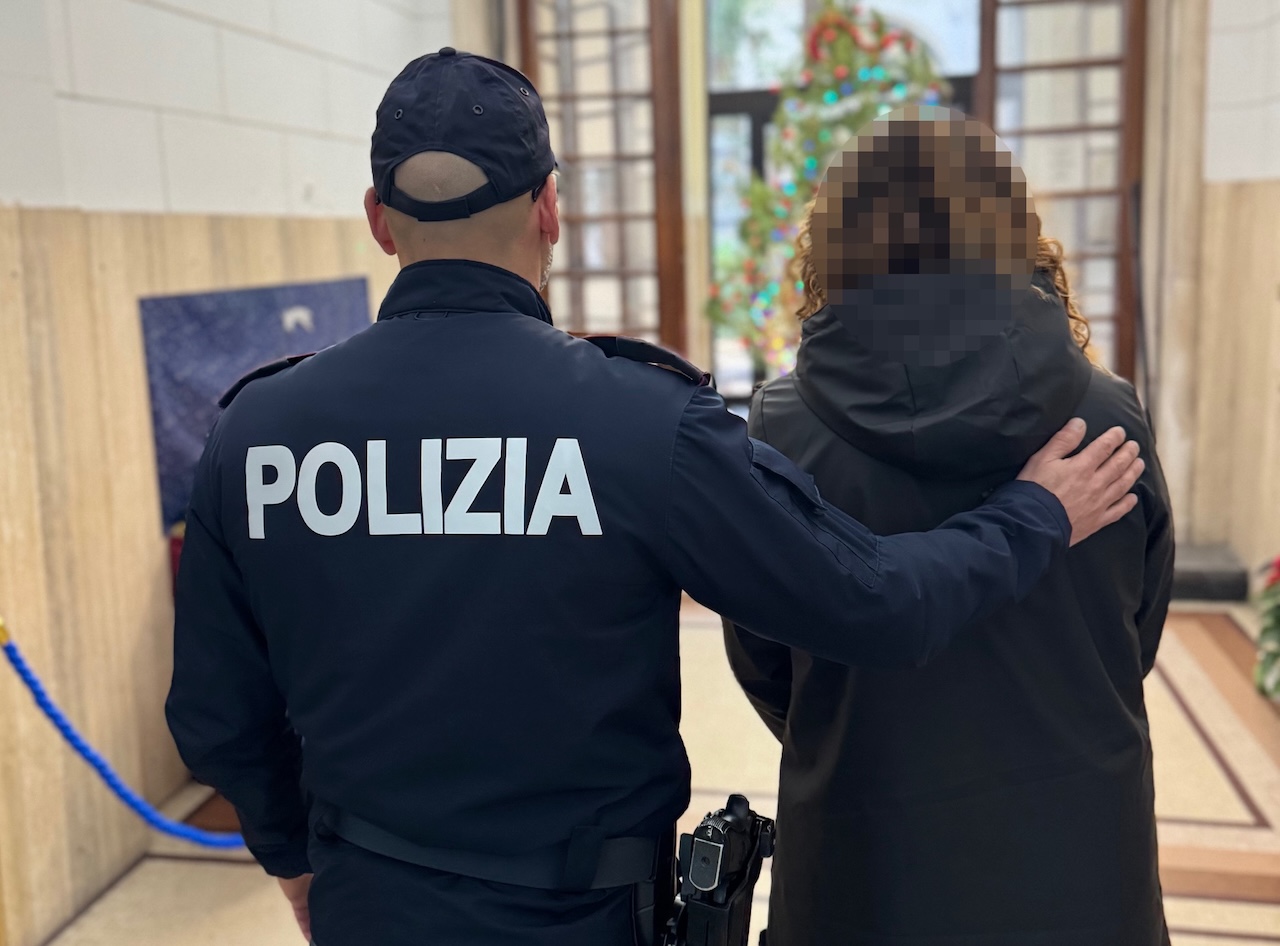 Catania, chiede soldi alla moglie per comprare droga e la picchia a sangue davanti al figlio di 5 anni: arrestato