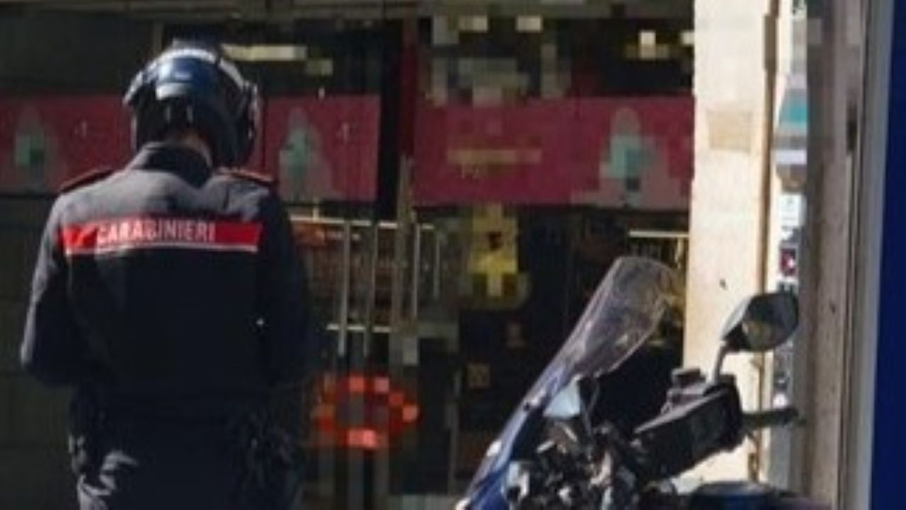 Nei guai un uomo che voleva comprare “gratis” vestiti in via Etnea