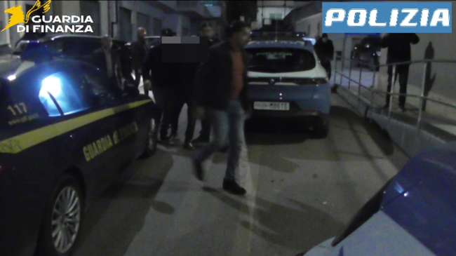 Chi è Mejiri Hedi? Il 53enne tunisino che avrebbe incendiato un’auto della guardia di finanza