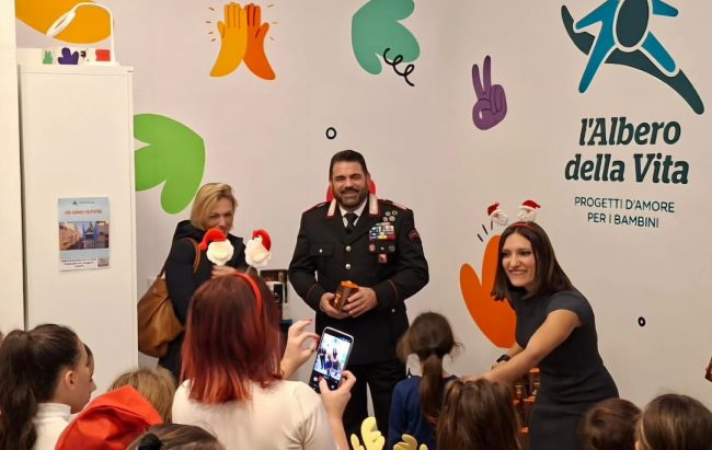 Natale di vicinanza allo Zen: rinnovato l’incontro tra Carabinieri e Fondazione “L’Albero della Vita”