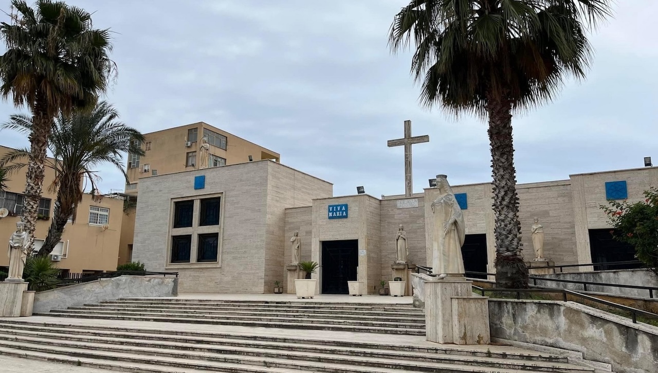 Palermo, colpi d’arma da fuoco contro la chiesa allo Zen: condanna unanime e appello alla città