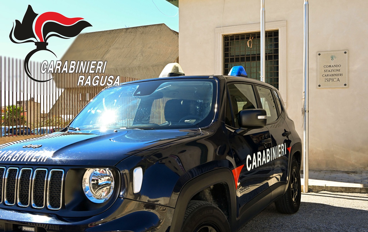 Ispica, 21enne denunciato: trovato con un coltello a doppia lama