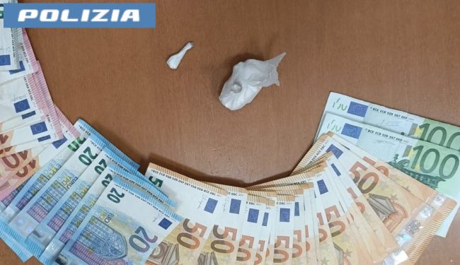 Controllo di routine si trasforma in arresto: cocaina nascosta in casa e in auto