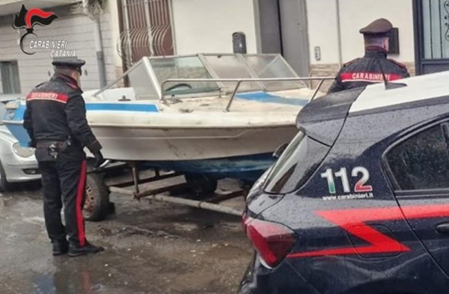 Misterbianco, evade dai domiciliari per pulire una barca in strada: arrestato dai carabinieri
