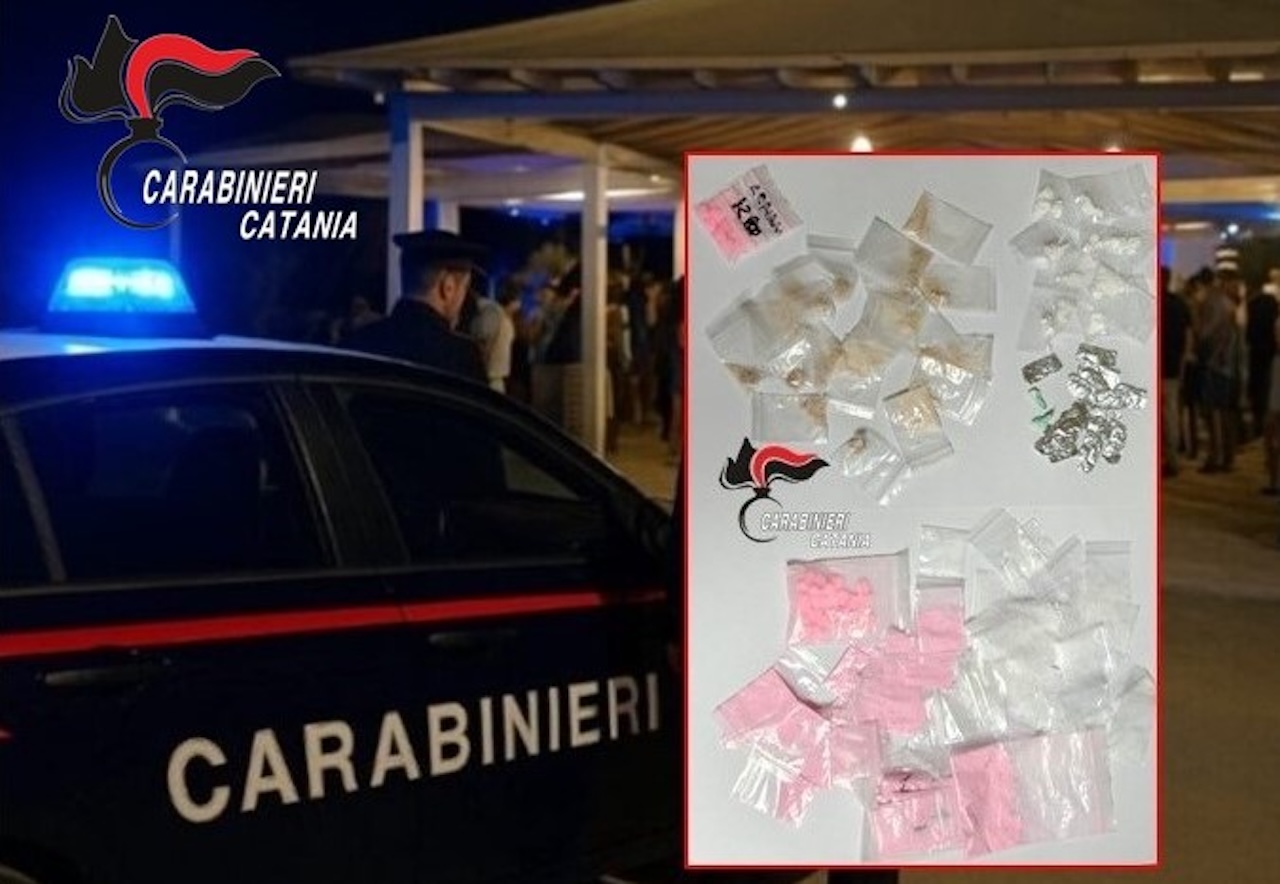 Droga in discoteca a Catania: arrestate due donne del Messinese Droga in discoteca a Catania: arrestate due donne del Messinese