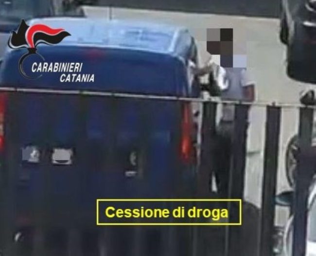 Operazione “Game Over” a Randazzo: maxi-sequestro di marijuana, cocaina e crack – VIDEO