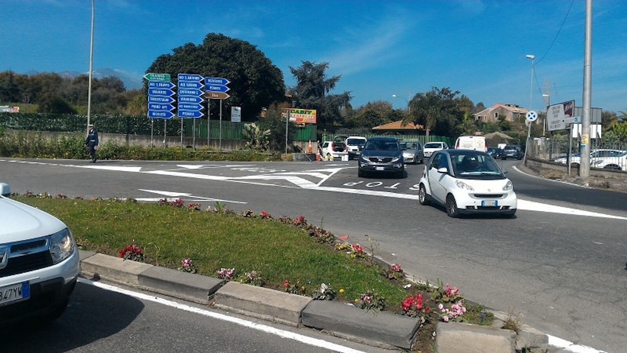 Acireale, lavori su Viale Cristoforo Colombo: modifiche alla viabilità giovedì 29 gennaio