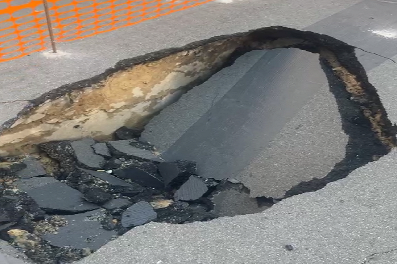 A Palermo il 2026 inizia alla grande: aperta una voragine di 2 metri in pieno centro