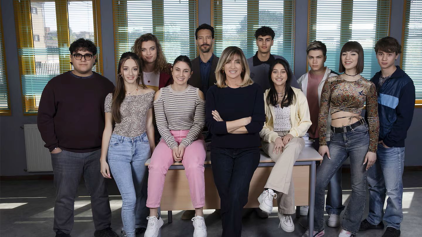 Stasera in onda la fiction “La preside” con Luisa Ranieri: tra dispersione scolastica, stato d’abbandono e degrado sociale